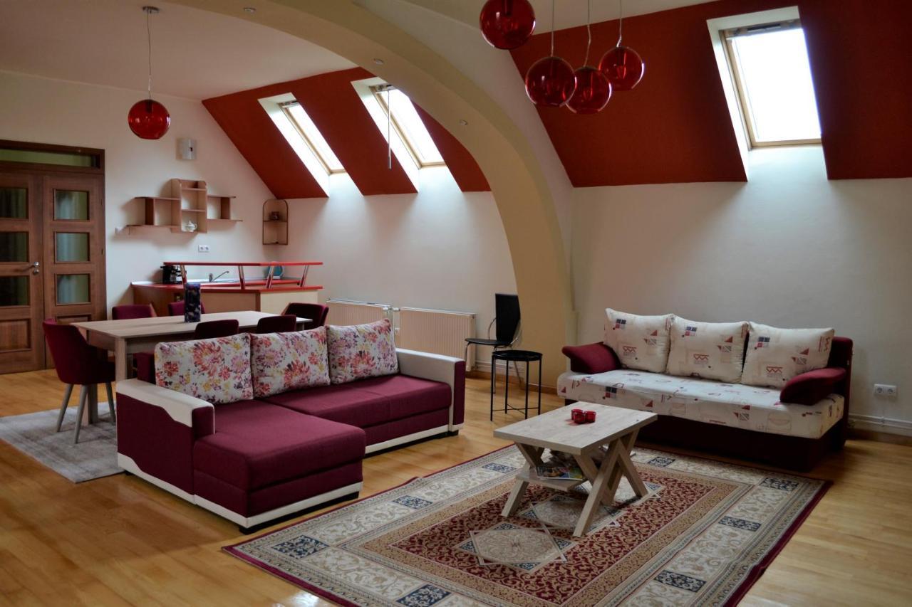 Rozsi Mama Villa Sovata Buitenkant foto
