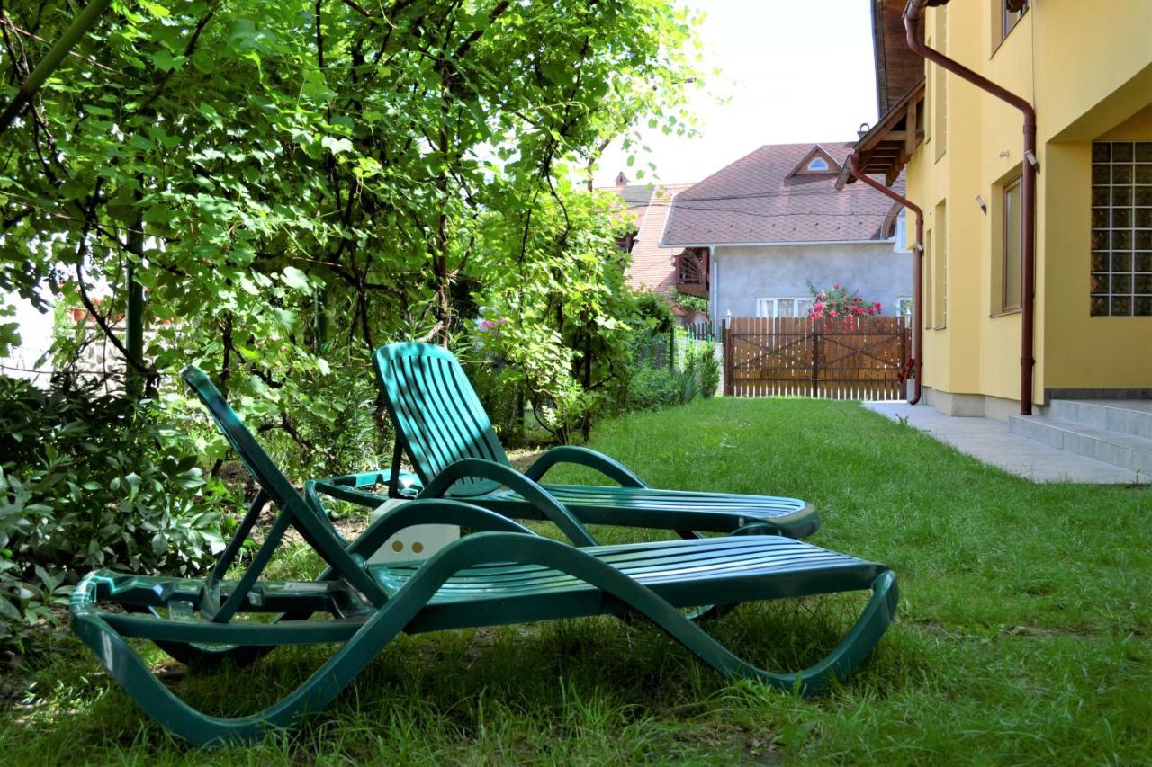 Rozsi Mama Villa Sovata Buitenkant foto